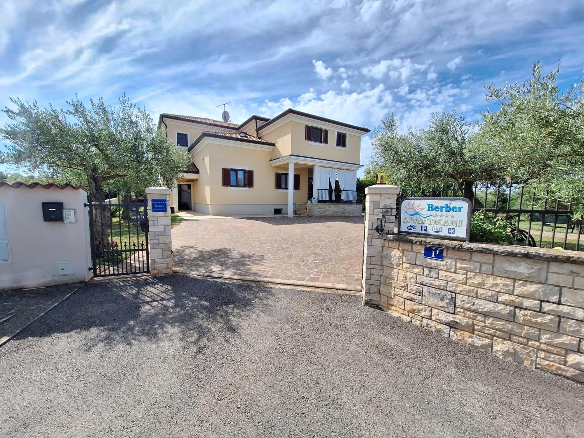 Apartmani Berber Babici Exterior foto